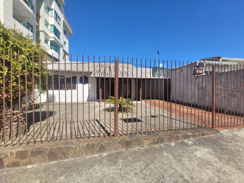 Casa 2 quartos  no bairro UNIVERSITÁRIO em LAGES