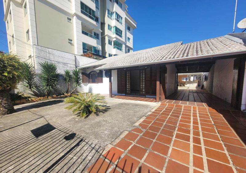 Casa 2 quartos  no bairro UNIVERSITÁRIO em LAGES