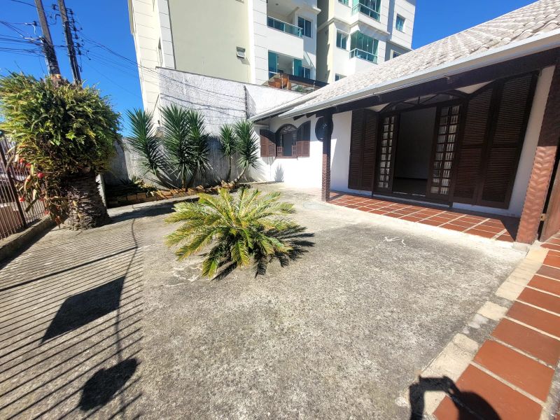 Casa 2 quartos  no bairro UNIVERSITÁRIO em LAGES