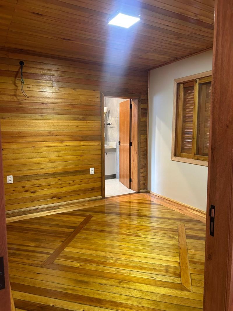 Casa 3 quartos  no bairro CORAL em
