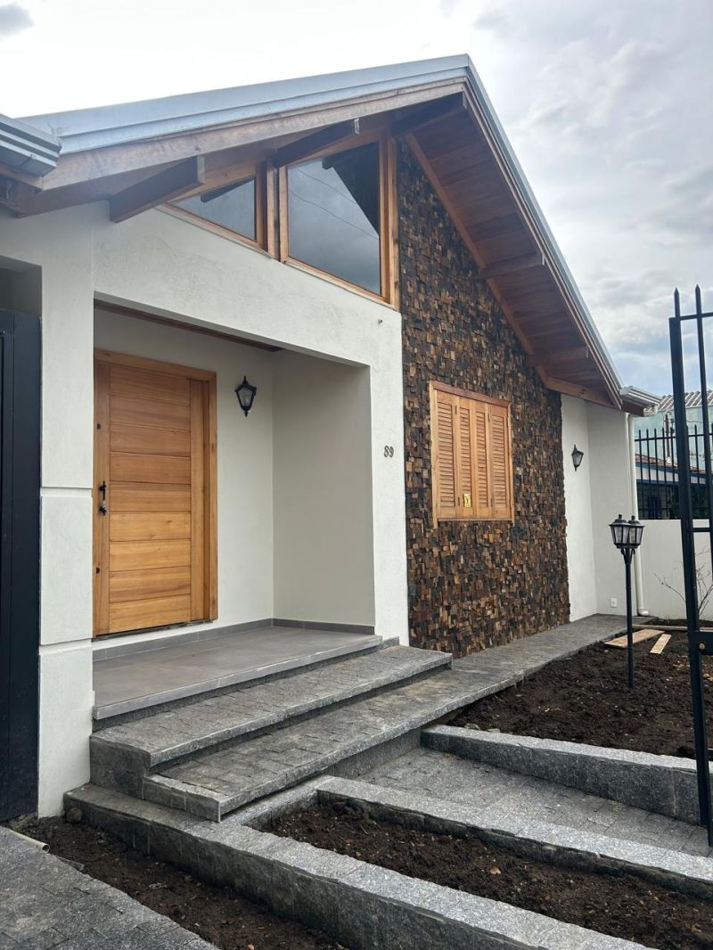 Casa 3 quartos  no bairro CORAL em
