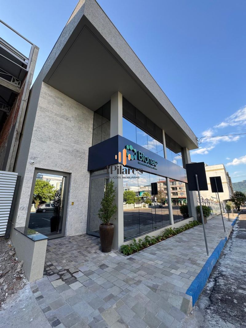 Localizada no centro de Encantado, ao lado do hospital e do centro cl�nico, em uma das reg...