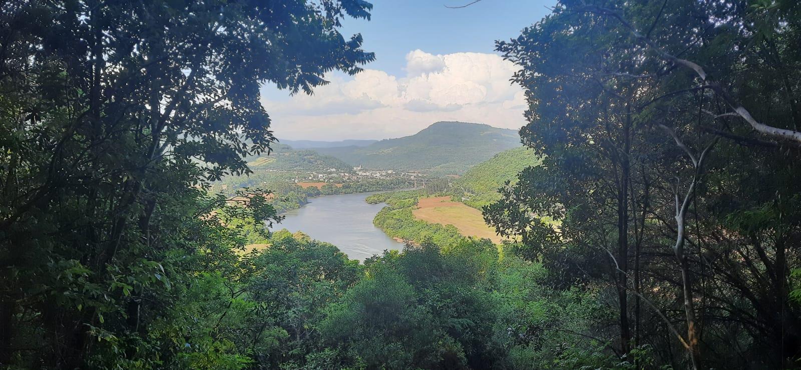 Com frente para RS 129, ideal para seu negócio ou sítio de lazer