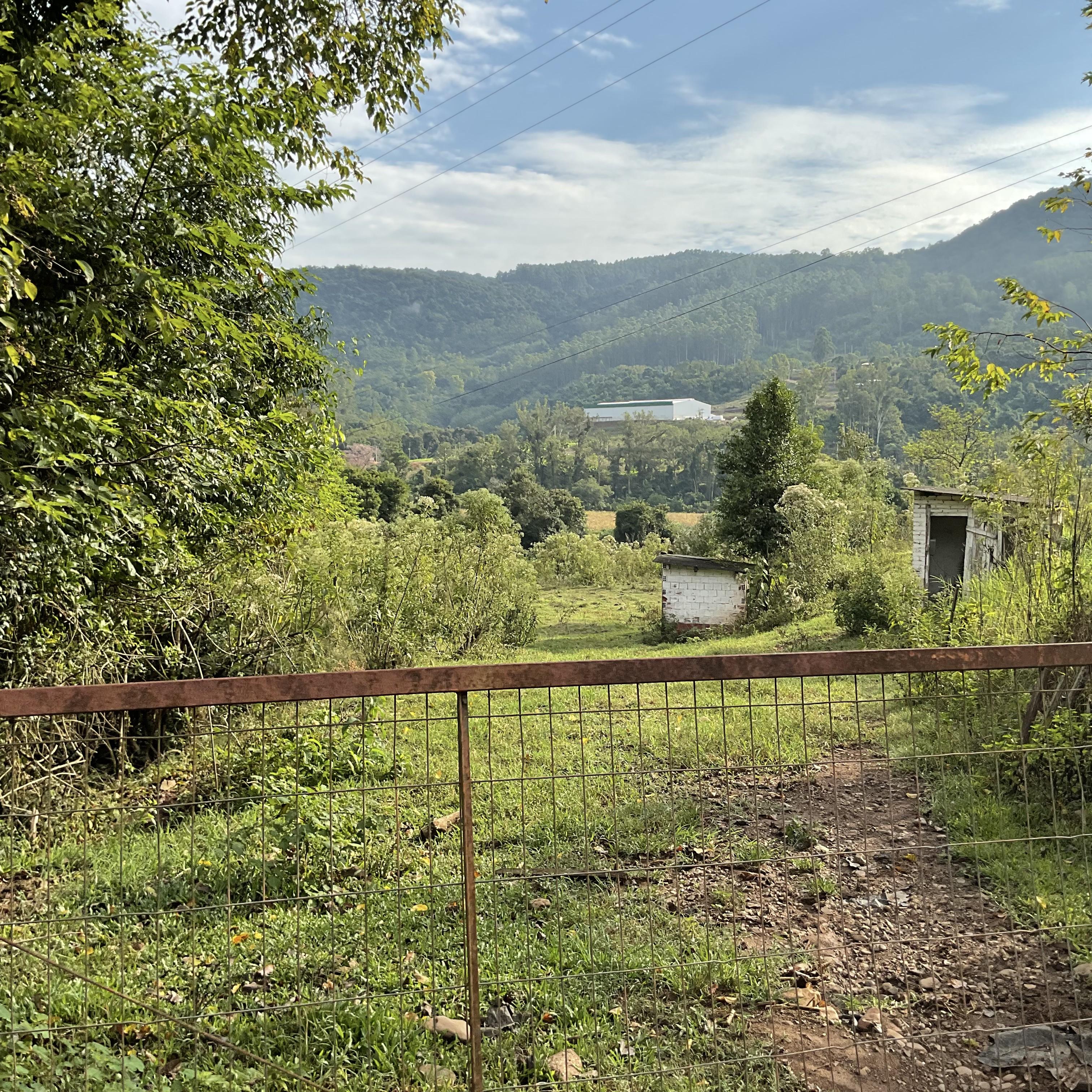 Um sítio a beira de uma riacho para chamar de seu!!!