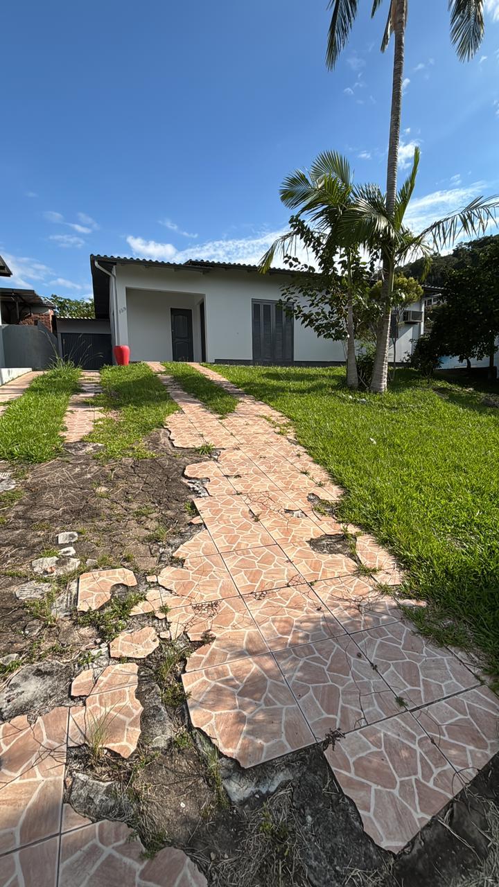 CASA 4D no bairro Parque Perolin em ENCANTADO