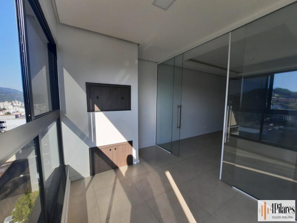 Apartamento de 3 dormitórios localizado no centro de Encantado.