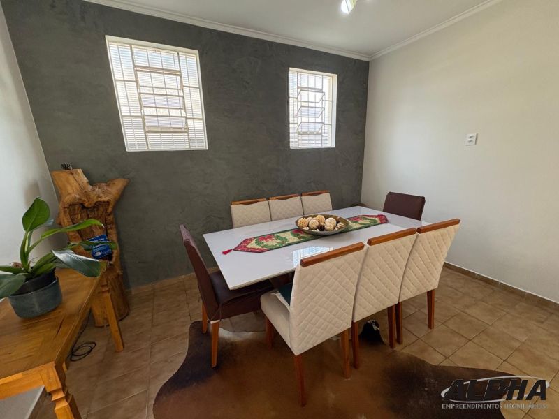 CASA 4D no bairro JARDIM SANTA ROSÁLIA em SOROCABA