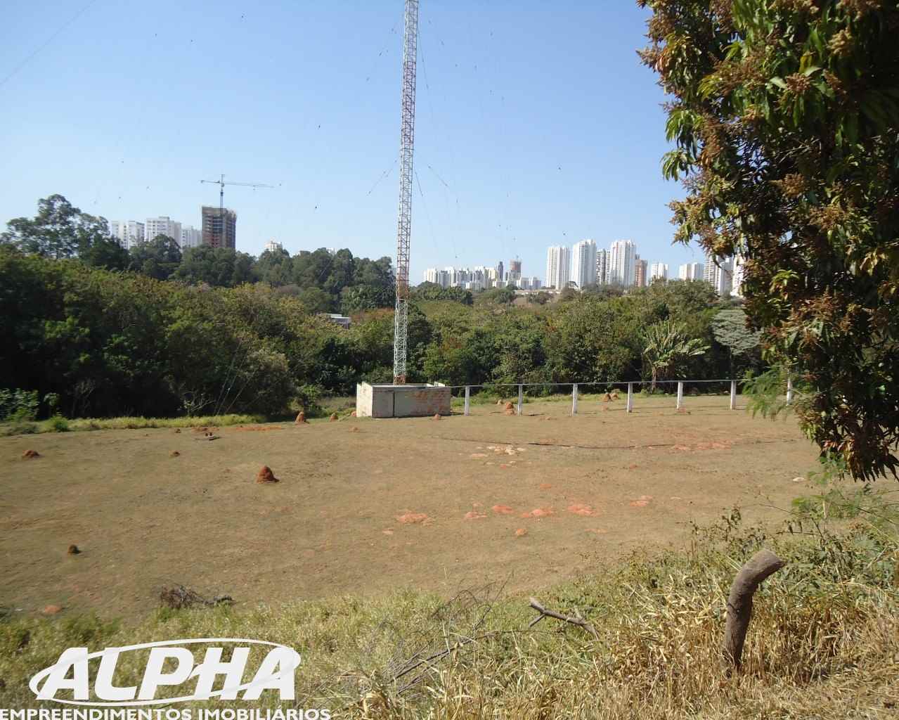 CASA 4D no bairro PARQUE CAMPOLIM em SOROCABA