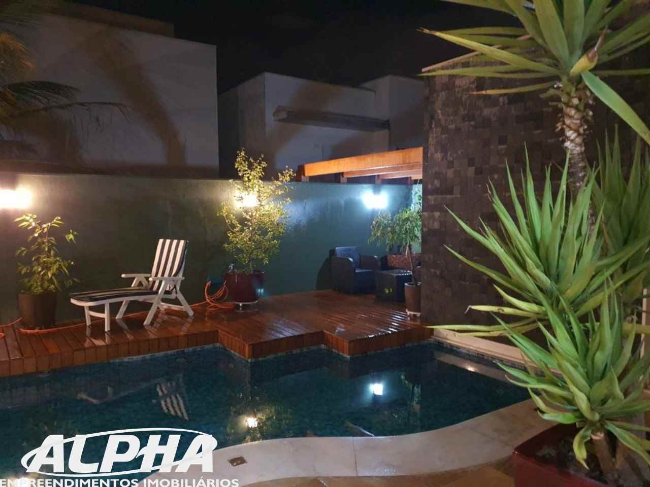 CASA 4D no bairro PARQUE CAMPOLIM em SOROCABA