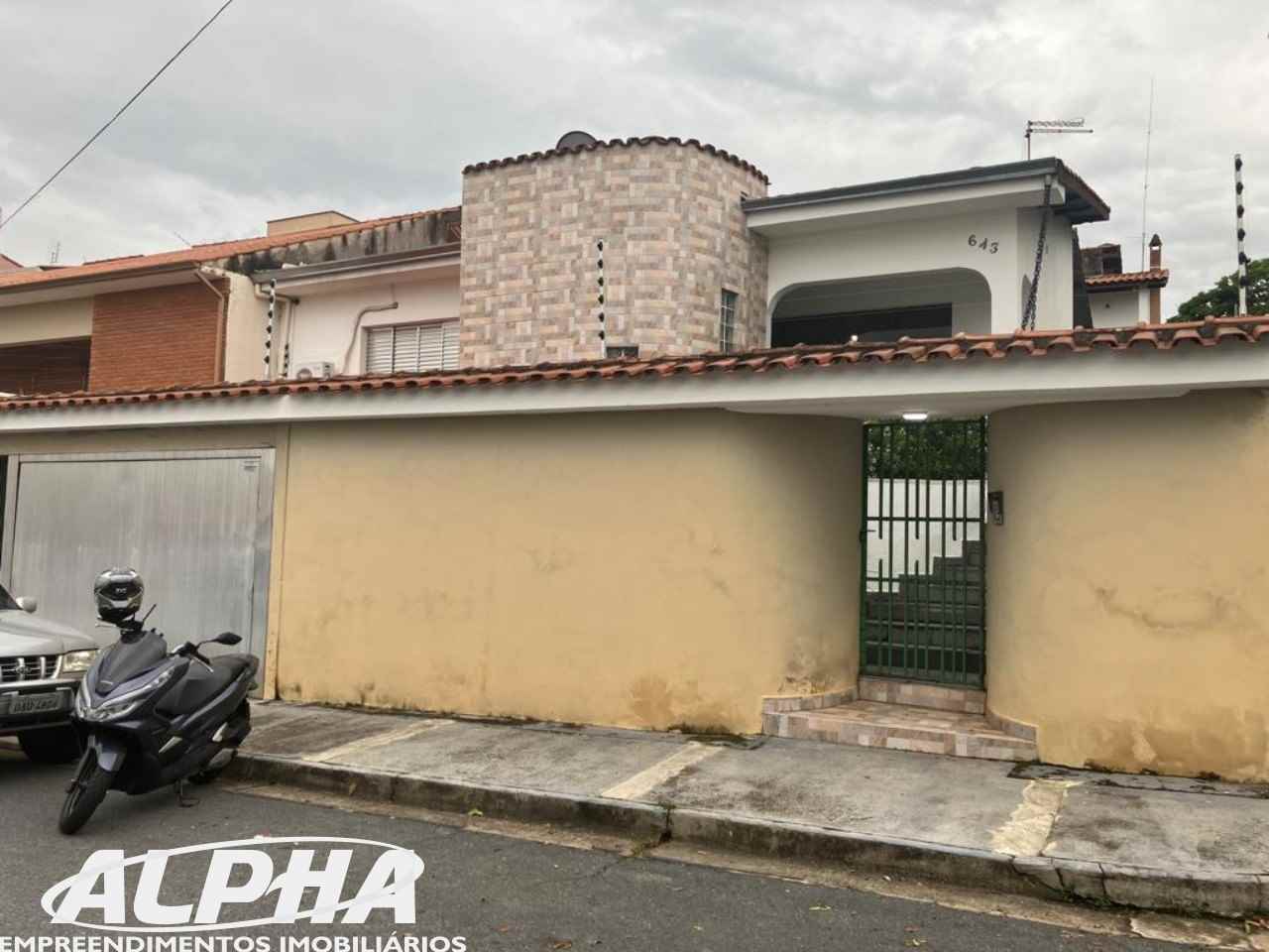 CASA 4D no bairro JARDIM LEOCÁDIA em SOROCABA