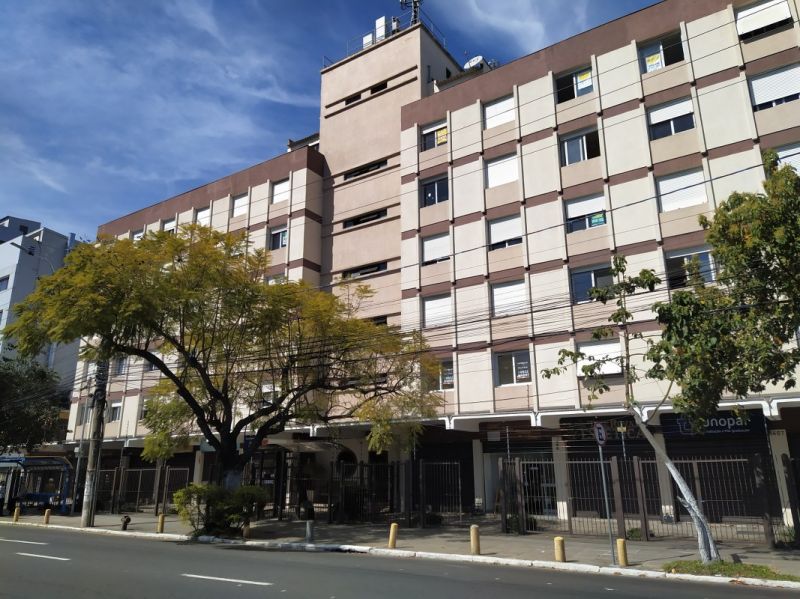 Kit / JK 1 quarto  no bairro AZENHA em PORTO ALEGRE