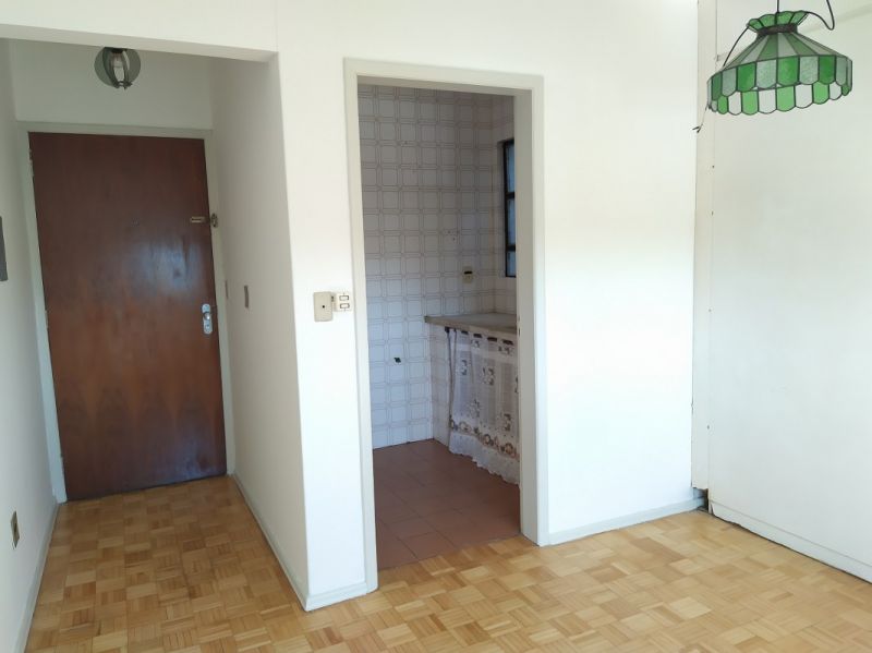 Kit / JK 1 quarto  no bairro AZENHA em PORTO ALEGRE