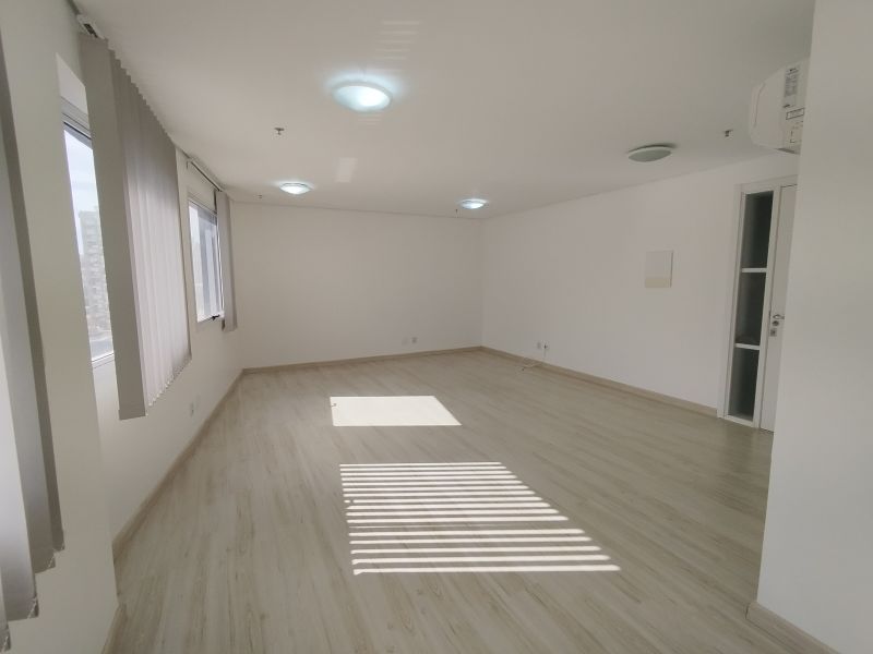 Sala no bairro AUXILIADORA em PORTO ALEGRE