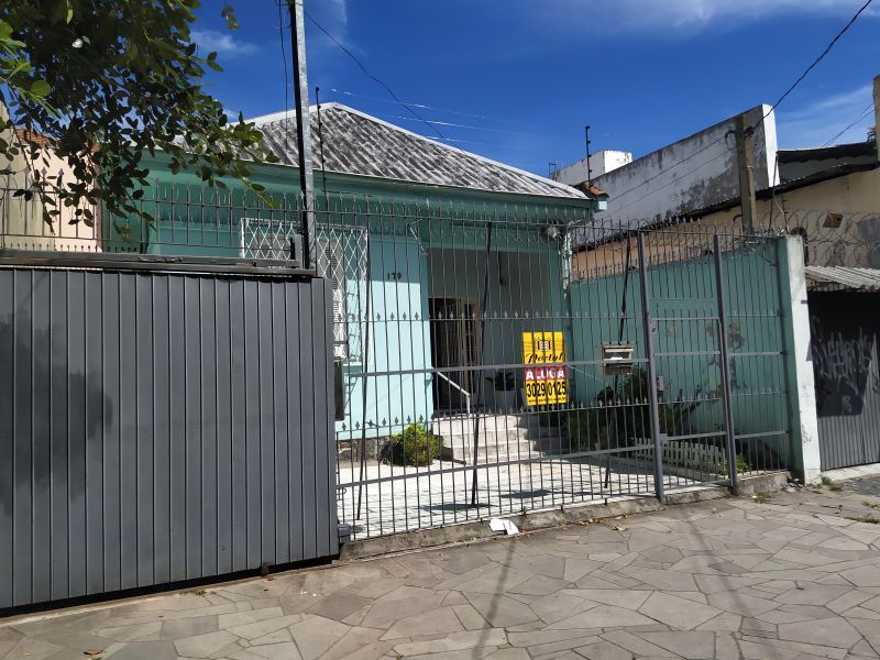 Casa 3 quartos  no bairro AZENHA em PORTO ALEGRE