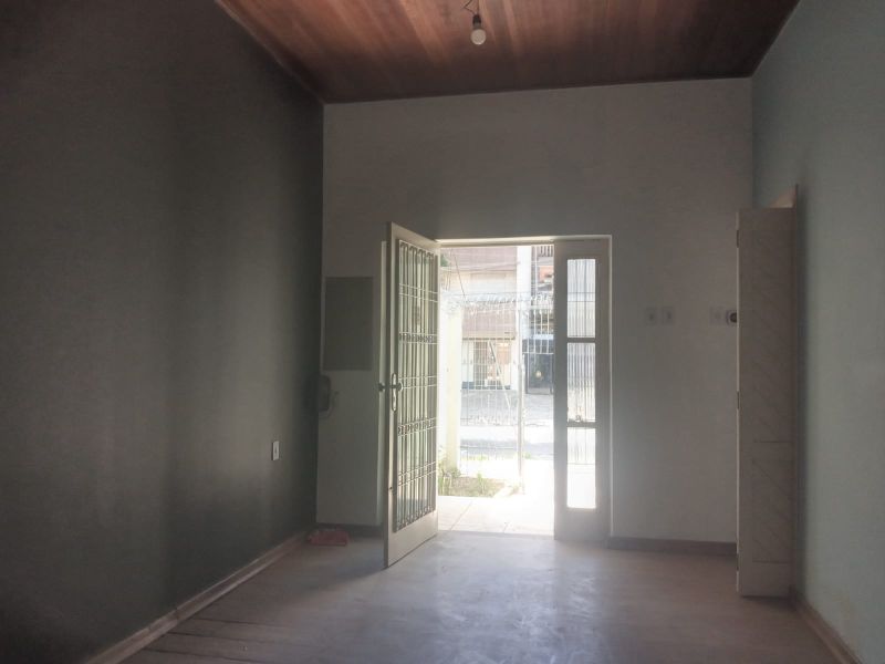 Casa 3 quartos  no bairro AZENHA em PORTO ALEGRE