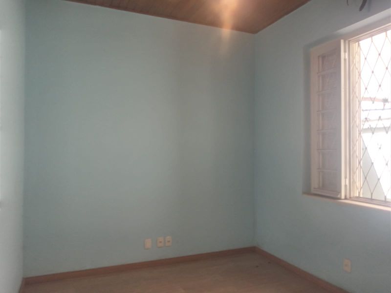 Casa 3 quartos  no bairro AZENHA em PORTO ALEGRE