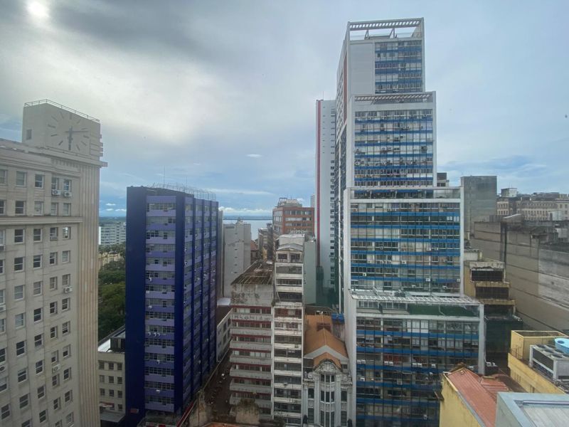 Sala 5 quartos  no bairro CENTRO em PORTO ALEGRE