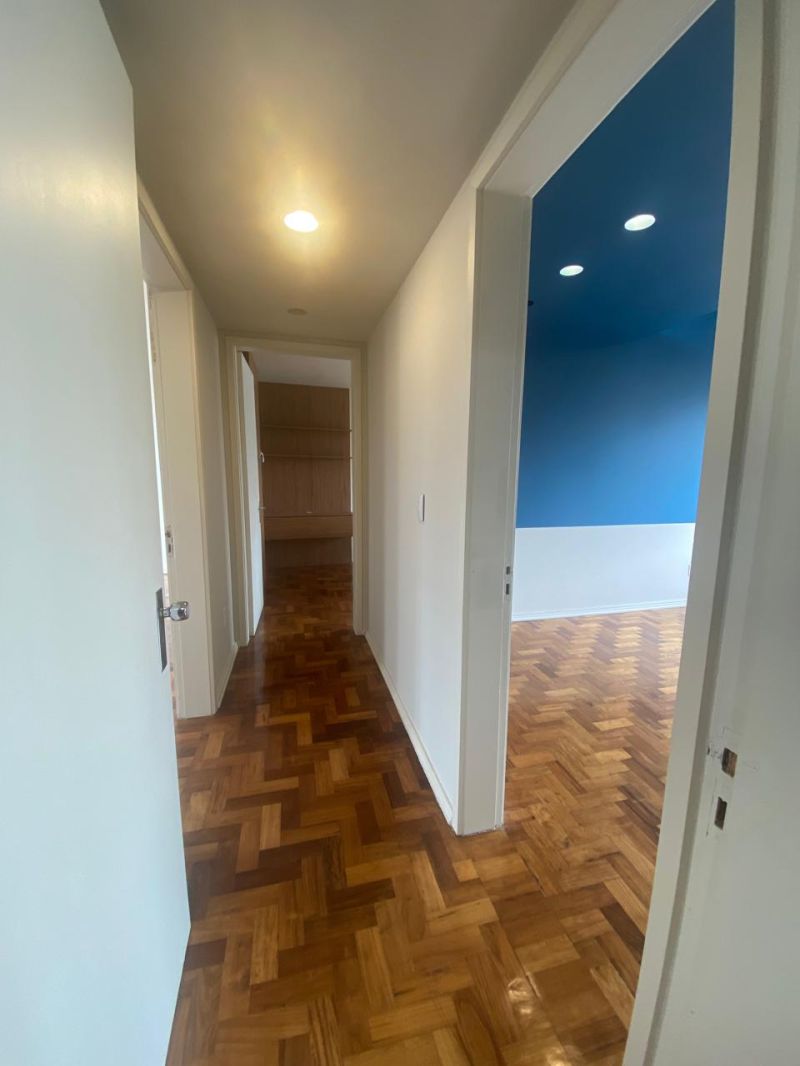 Sala 5 quartos  no bairro CENTRO em PORTO ALEGRE