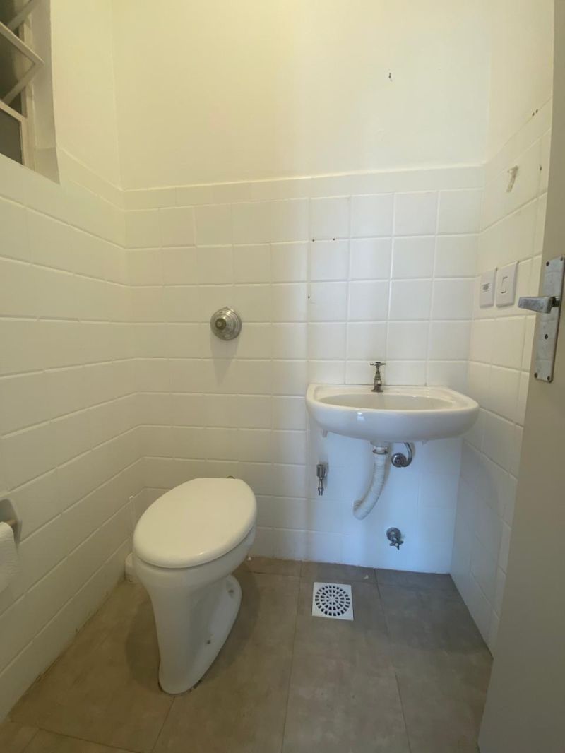 Sala 5 quartos  no bairro CENTRO em PORTO ALEGRE