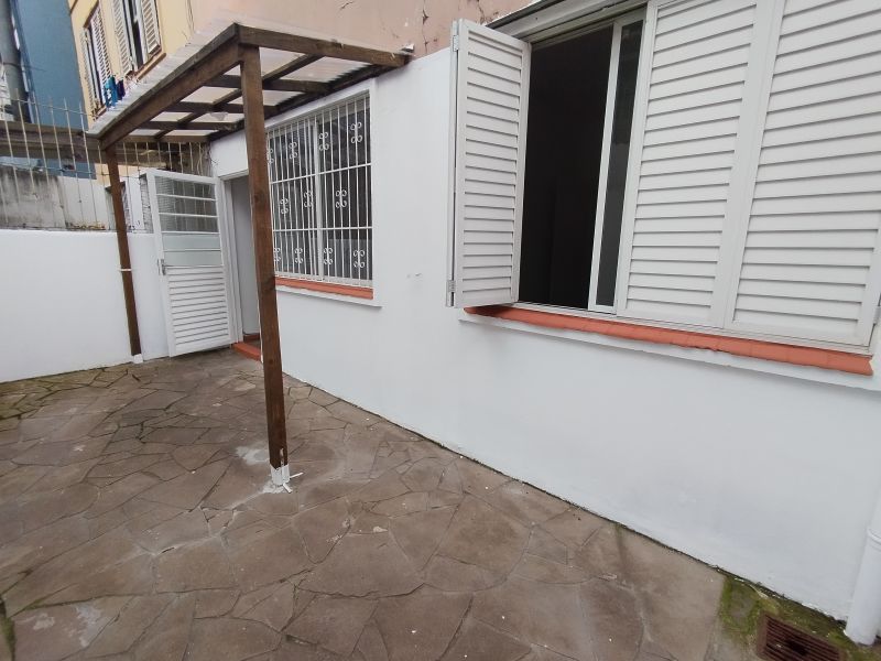 Apto 1 quarto  no bairro SANTO ANTONIO em PORTO ALEGRE