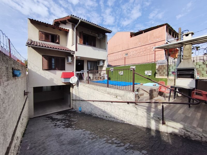 Casa 4 quartos  no bairro SANTA TEREZA em PORTO ALEGRE