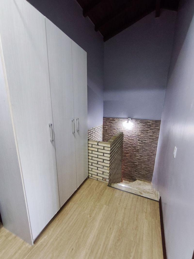 Casa 4 quartos  no bairro SANTA TEREZA em PORTO ALEGRE