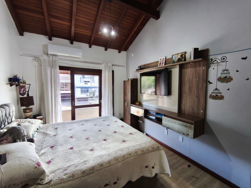 Casa 4 quartos  no bairro SANTA TEREZA em PORTO ALEGRE