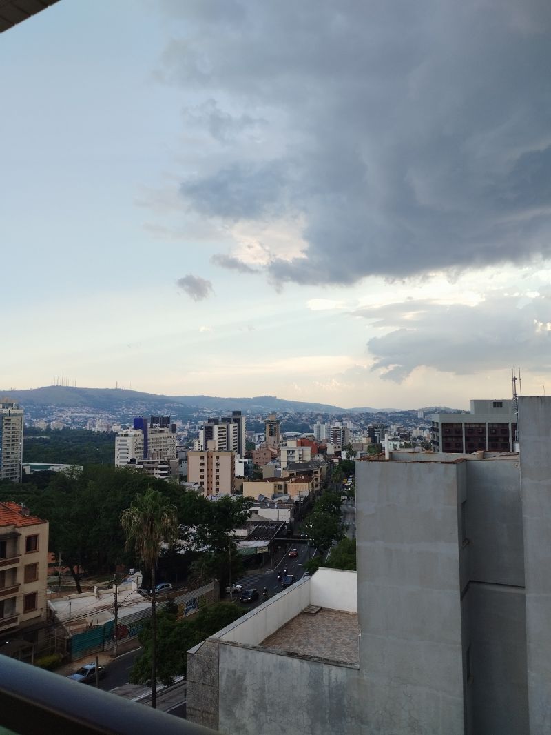 Apto no bairro PETROPOLIS em PORTO ALEGRE