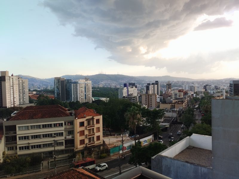 Apto no bairro PETROPOLIS em PORTO ALEGRE