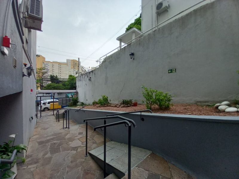 Apto 1 quarto  no bairro SANTO ANTONIO em PORTO ALEGRE