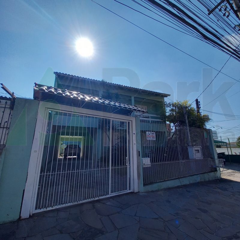 Casa 3 Dorm no bairro Santo Antonio em Porto Alegre