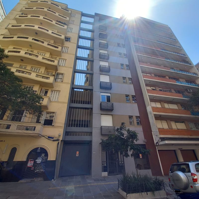 Kit / JK 1 Dorm no bairro Centro Historico em Porto Alegre