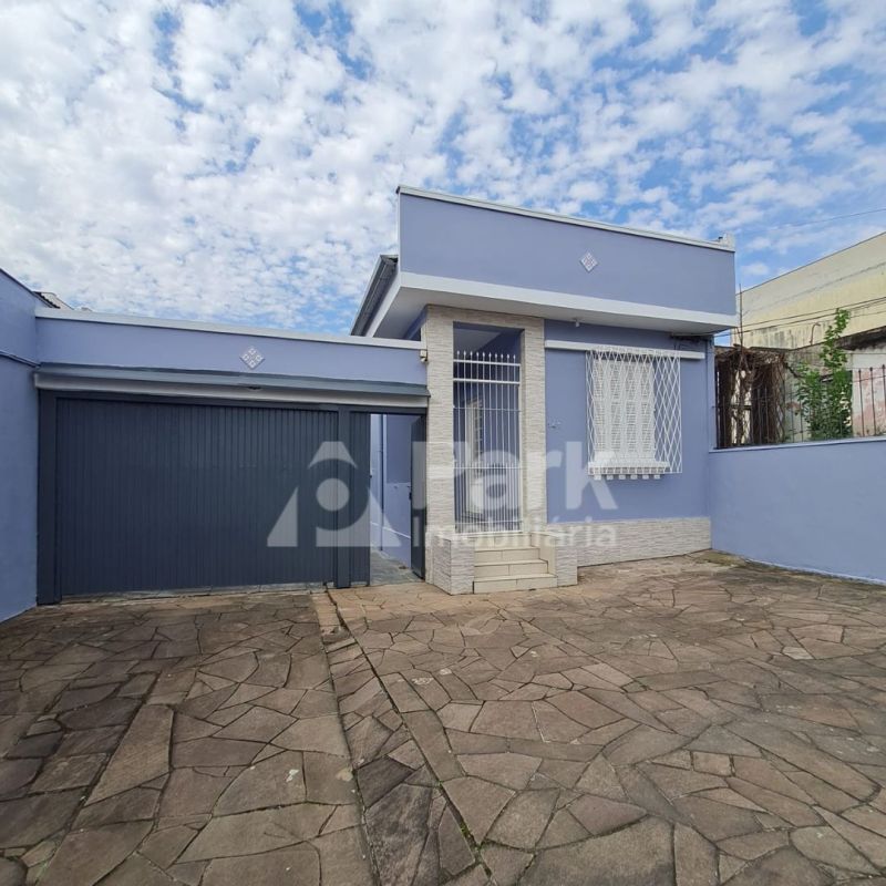 Casa 3 Dorm no bairro Santana em Porto Alegre