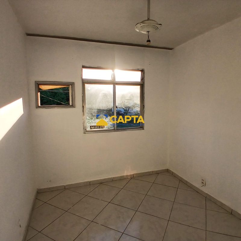 APARTAMENTO À VENDA EM IRAJÁ  ÓTIMA OPORTUNIDADE!
