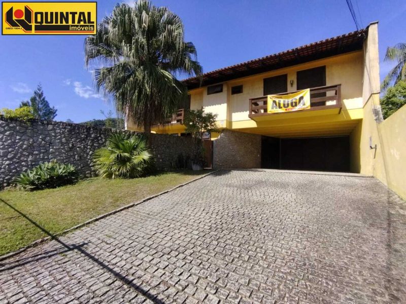 Casa Residencial 4 dormitórios no bairro GARCIA em BLUMENAU