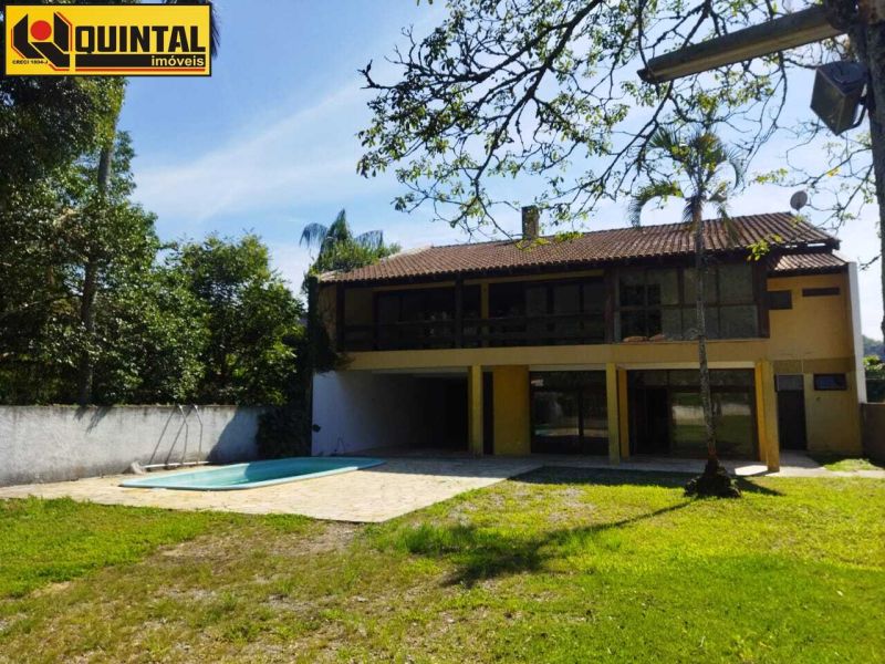 Casa Residencial 4 dormitórios no bairro GARCIA em BLUMENAU
