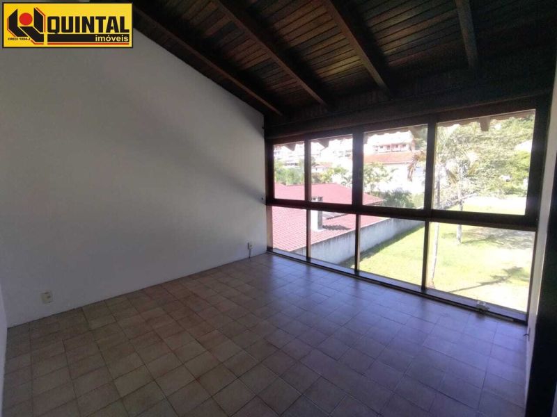 Casa Residencial 4 dormitórios no bairro GARCIA em BLUMENAU