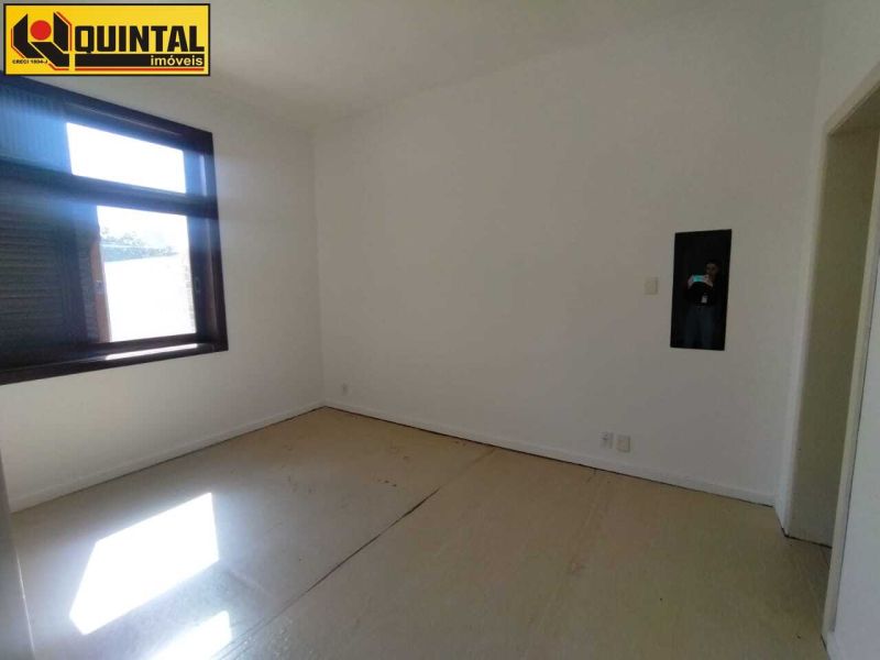 Casa Residencial 4 dormitórios no bairro GARCIA em BLUMENAU