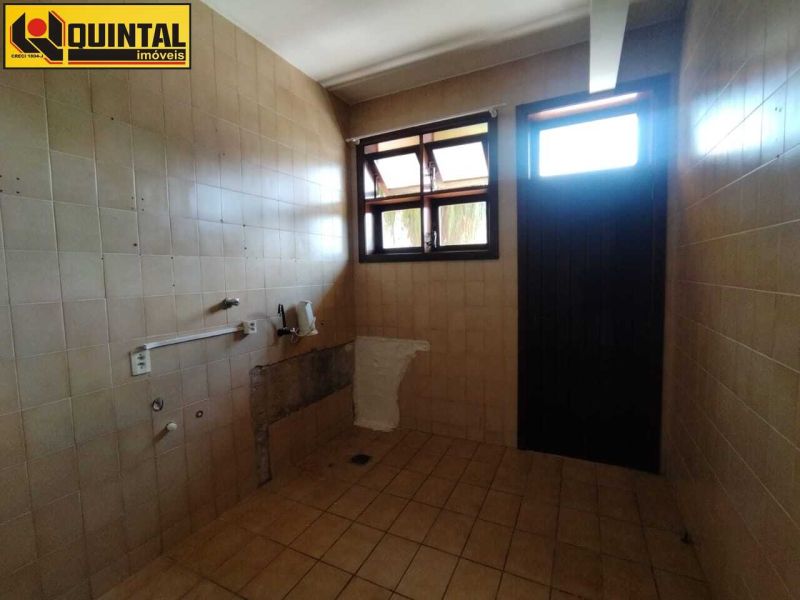 Casa Residencial 4 dormitórios no bairro GARCIA em BLUMENAU