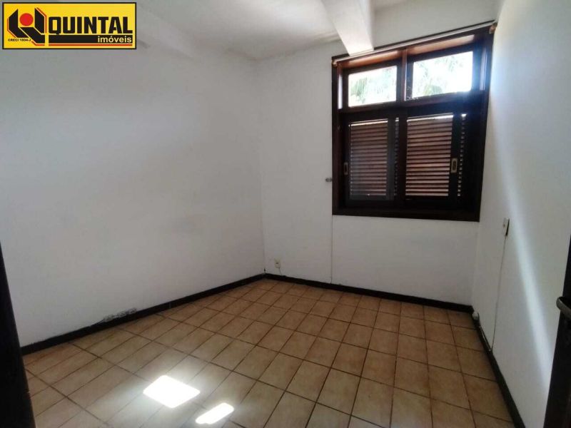 Casa Residencial 4 dormitórios no bairro GARCIA em BLUMENAU