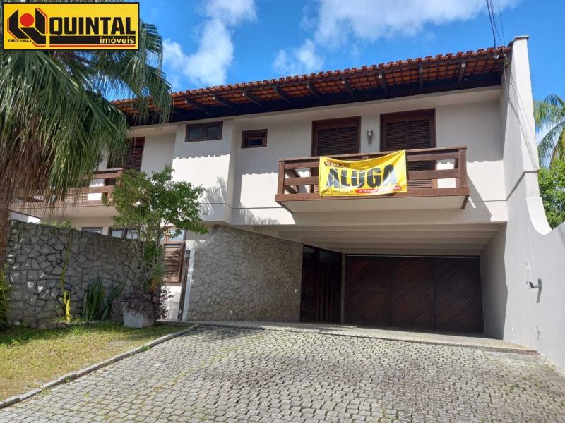 Casa Residencial 4 dormitórios no bairro GARCIA em BLUMENAU