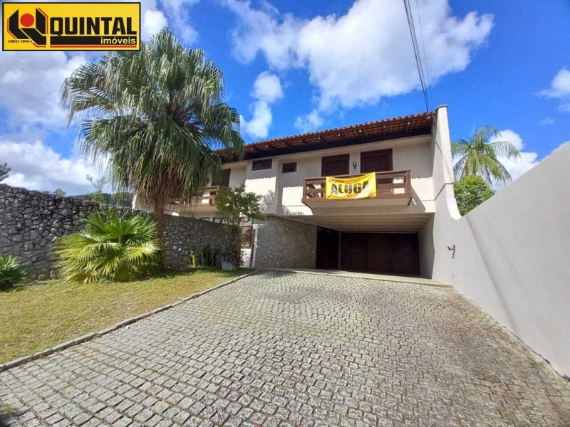 Casa Residencial 4 dormitórios no bairro GARCIA em BLUMENAU