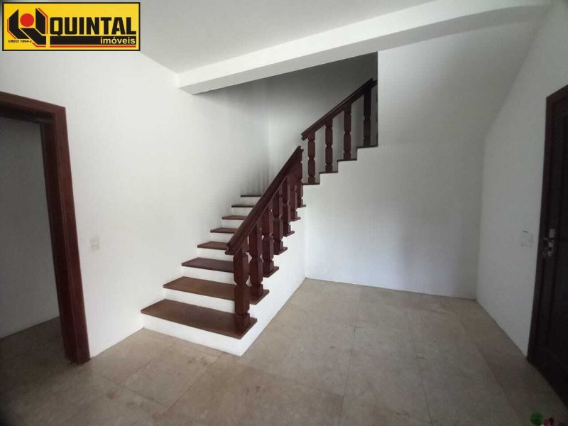 Casa Residencial 4 dormitórios no bairro GARCIA em BLUMENAU