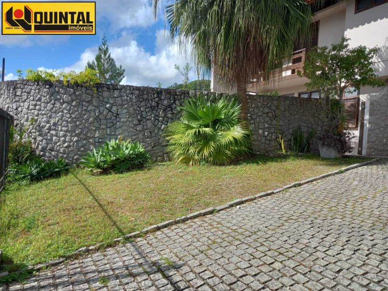 Casa Residencial 4 dormitórios no bairro GARCIA em BLUMENAU