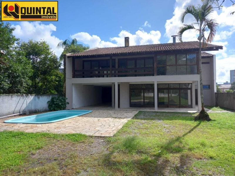 Casa Residencial 4 dormitórios no bairro GARCIA em BLUMENAU