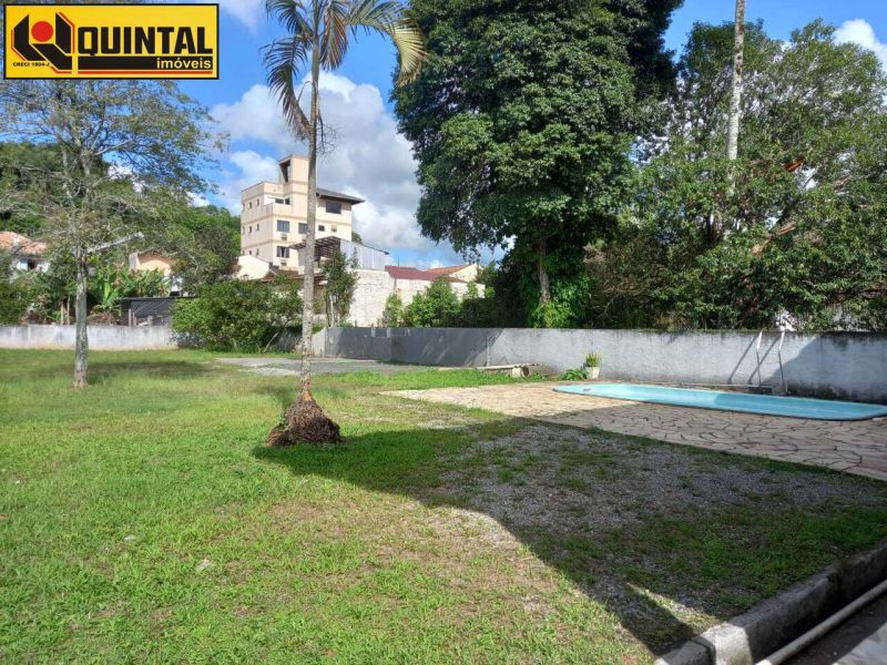 Casa Residencial 4 dormitórios no bairro GARCIA em BLUMENAU
