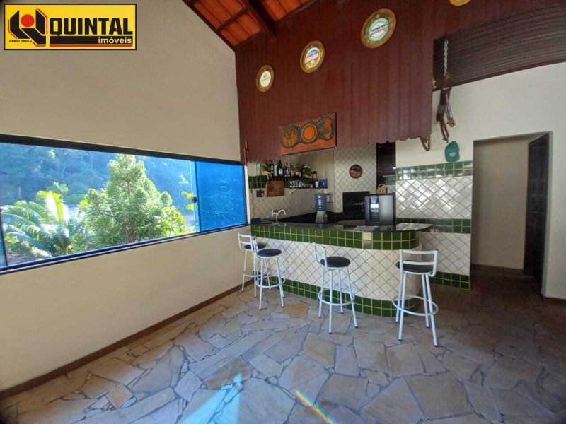 Casa Residencial 4 dormitórios no bairro GLORIA em BLUMENAU