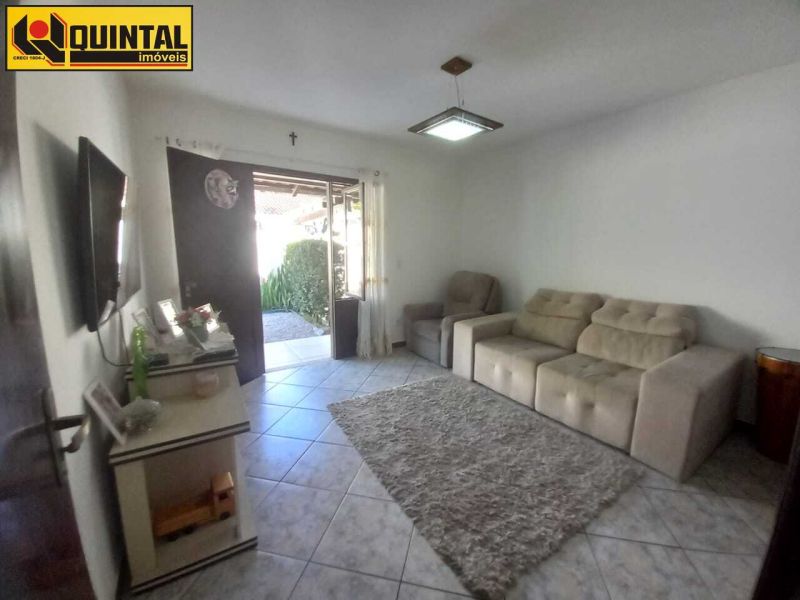 Casa Residencial 4 dormitórios no bairro GLORIA em BLUMENAU
