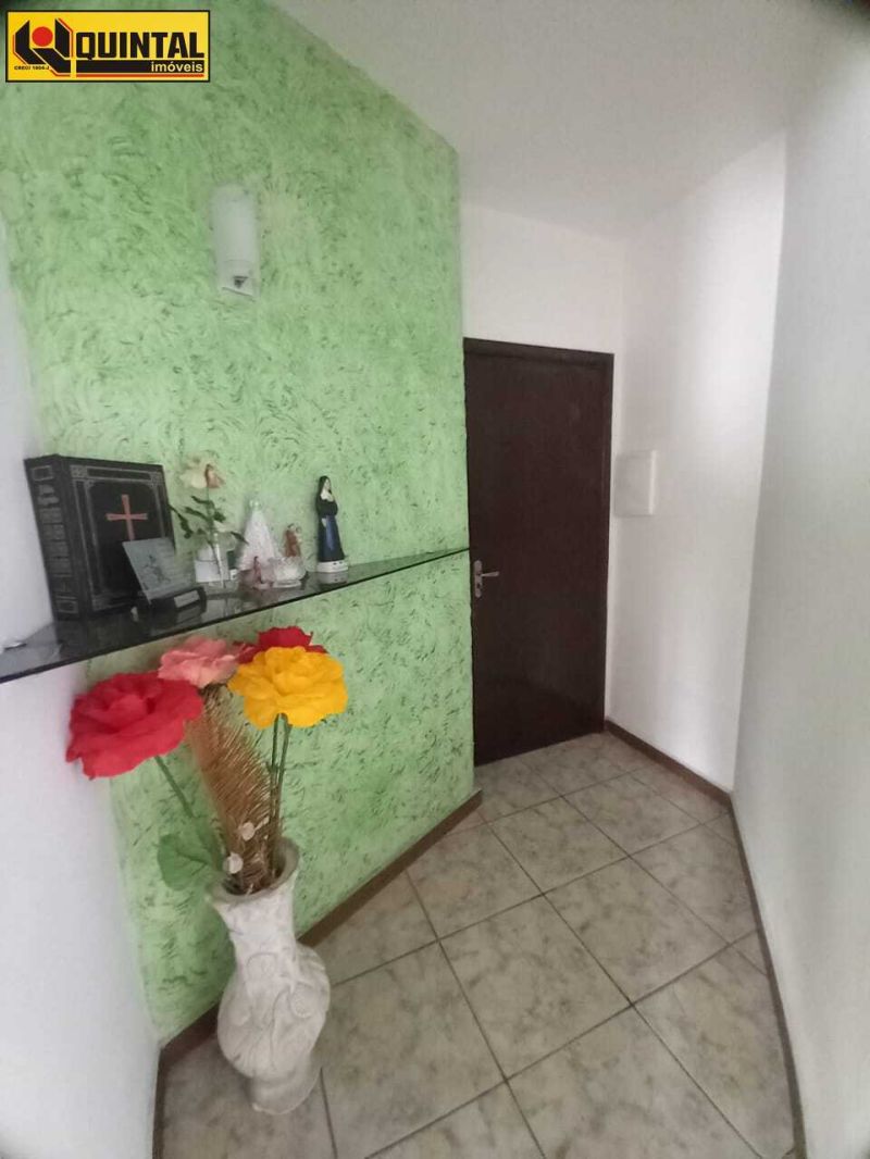 Casa Residencial 4 dormitórios no bairro GLORIA em BLUMENAU