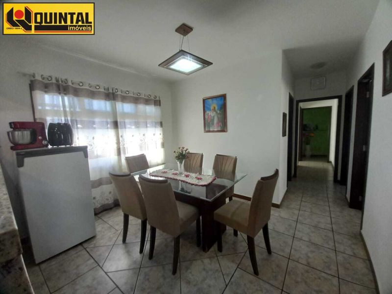Casa Residencial 4 dormitórios no bairro GLORIA em BLUMENAU
